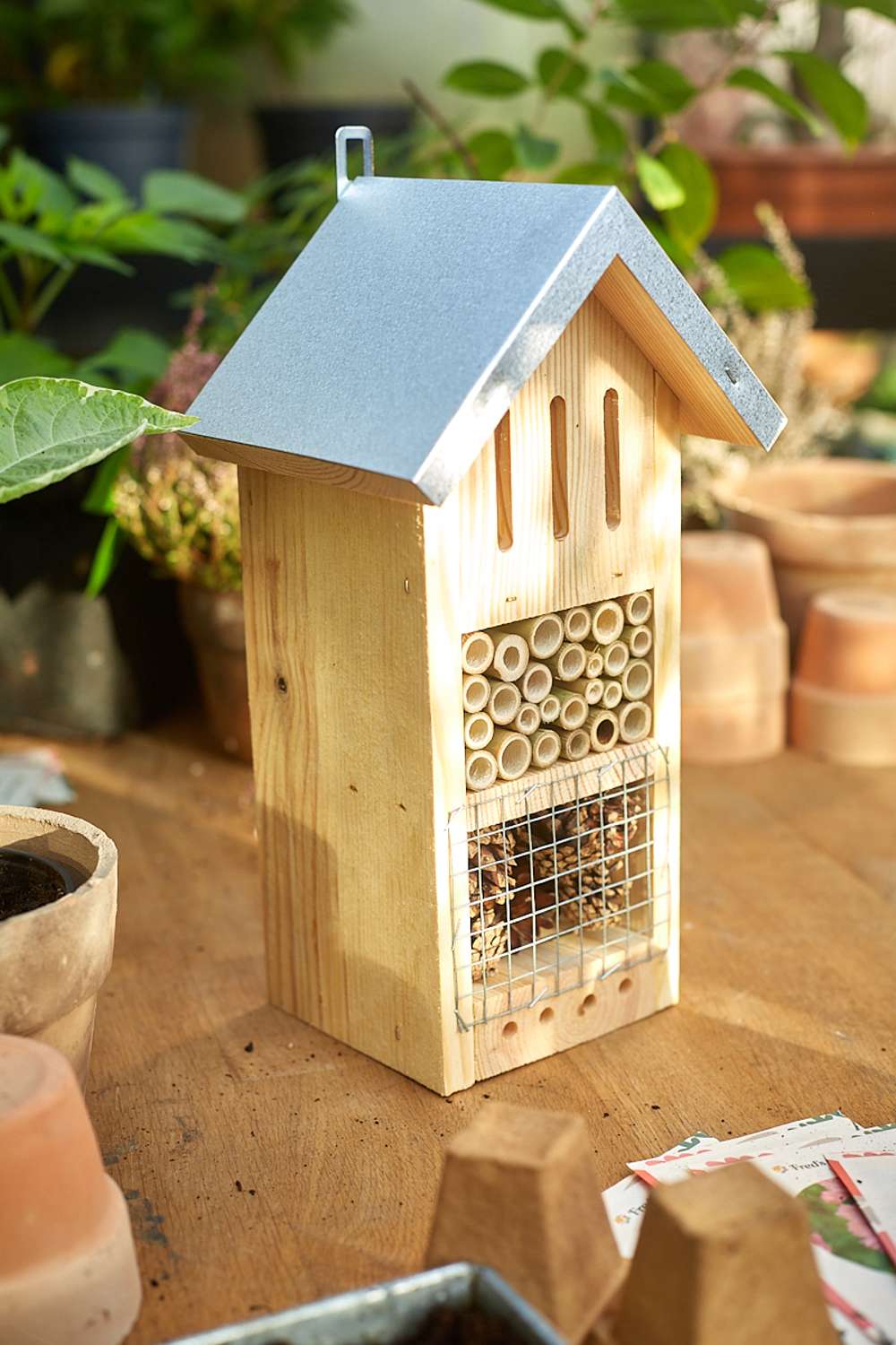 Insektshotell, zinktak